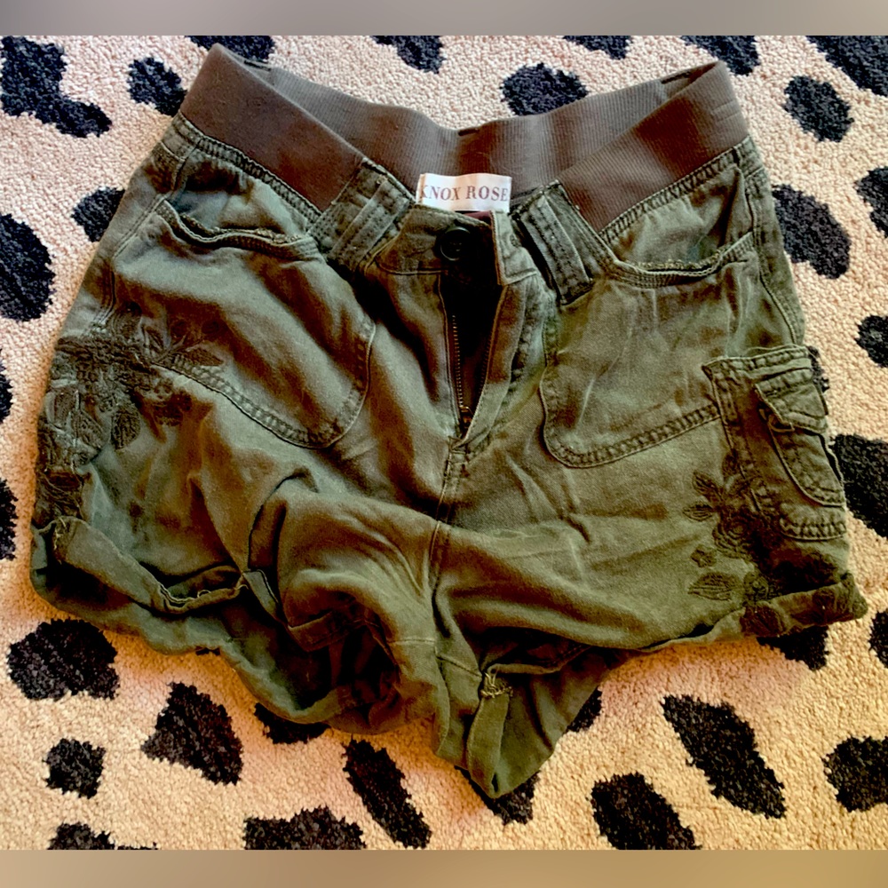 Xs knoxrose army green shorts